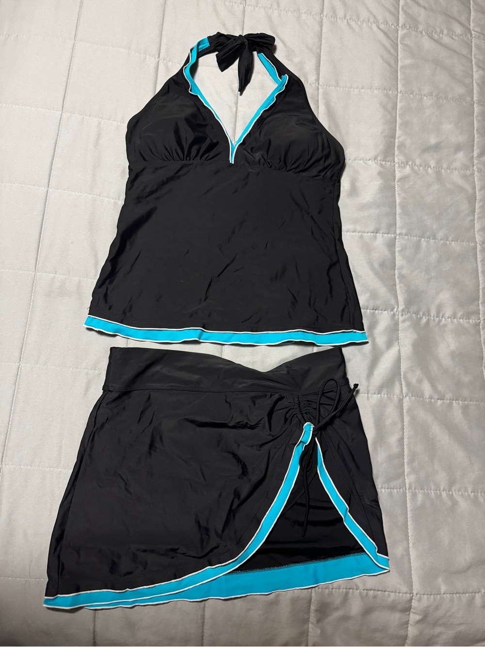 Women’s Black/Blue 2pc Tankini Swimsuit Halter Top Swim Skirt Ruffle Tie size M